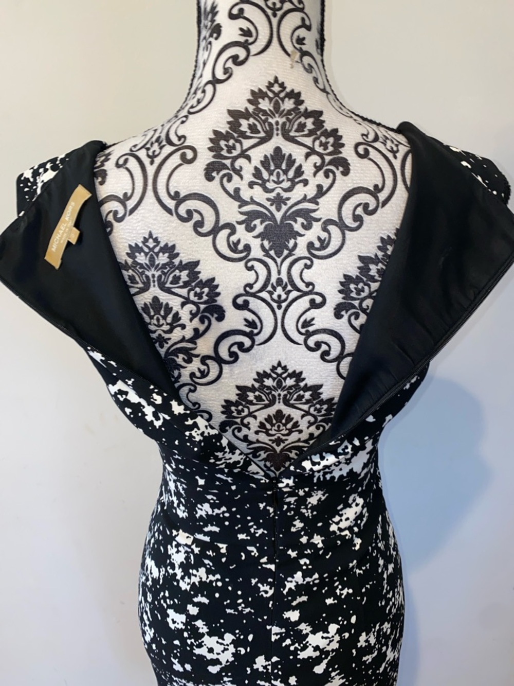 Michael Kors Black & White Abstract Print Midi Dress Size 2 Made in Italy - Picture 15 of 15